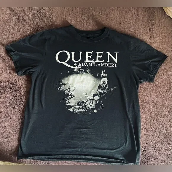 QUEEN AND ADAM LAMBERT T SHIRT BLAVK MENS LARGE CAN BE UNISEX - Picture 1 of 4
